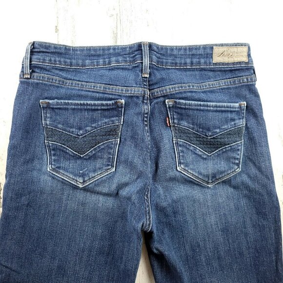 Levi's Women's Demi Curve Classic Rise Straight Leg Size 10/30 (30x21.5)EUC - Picture 8 of 9